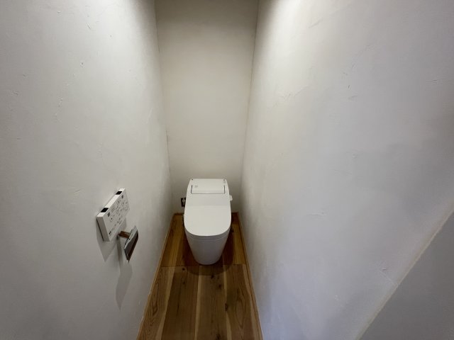 テラスハウス西宮市上甲子園二丁目のトイレ写真