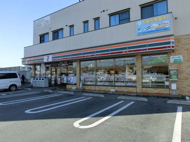 コンビニ　セブンイレブン（コンビニ）まで800m