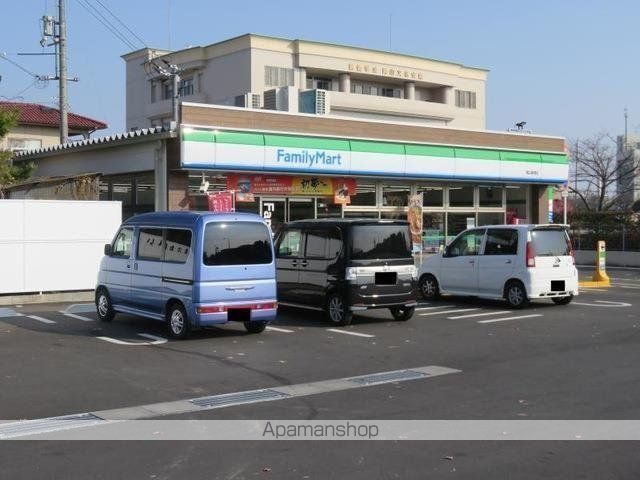 コンビニ　ファミリーマート　築港店（コンビニ）まで141m