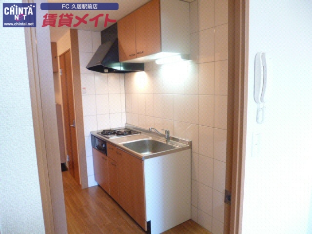 キッチン　同物件別部屋の写真