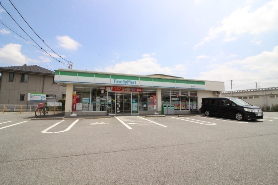 コンビニ　ファミリーマート甲府大里店（コンビニ）まで324m