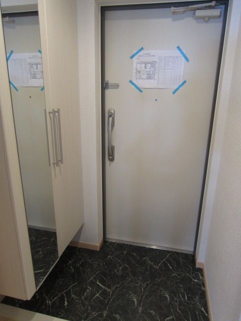 玄関　★靴箱のついた玄関です★