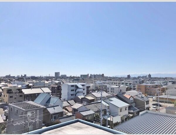 眺望　※写真は同じマンションの違う部屋のものになります。