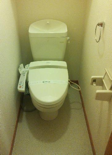 トイレ　温水便座付き