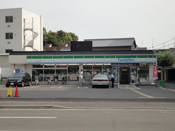 コンビニ　ファミリーマート 御池山ノ内店（コンビニ）まで158m