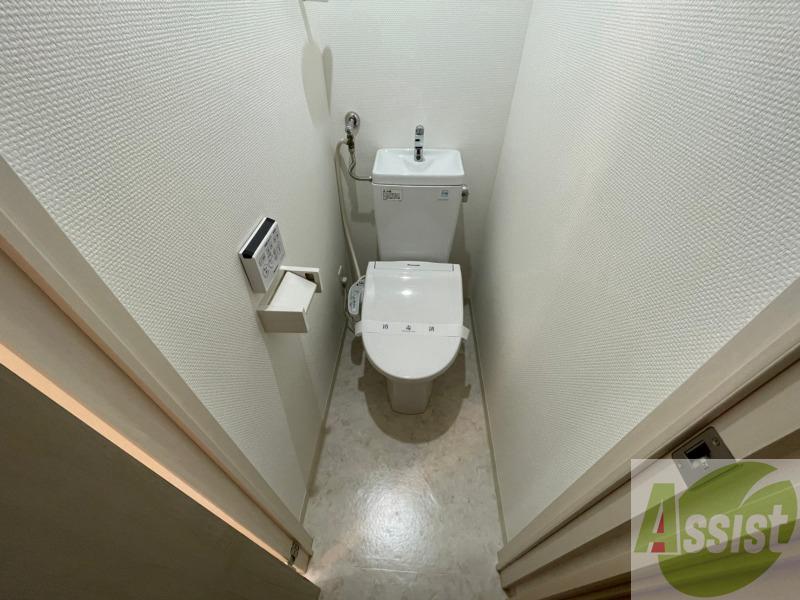 トイレ　ウォシュレット付きのトイレです。シャワートイレは日本の宝。