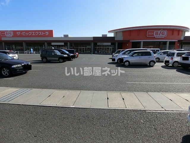 ショッピングセンター　イオンタウン津河芸（ショッピングセンター）まで609m