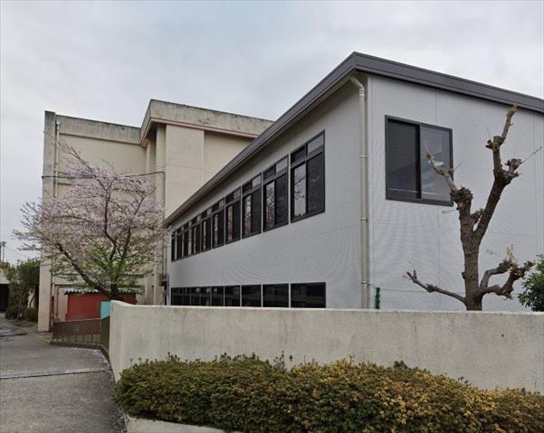 小学校　藤沢市立高谷小学校（小学校）まで632m