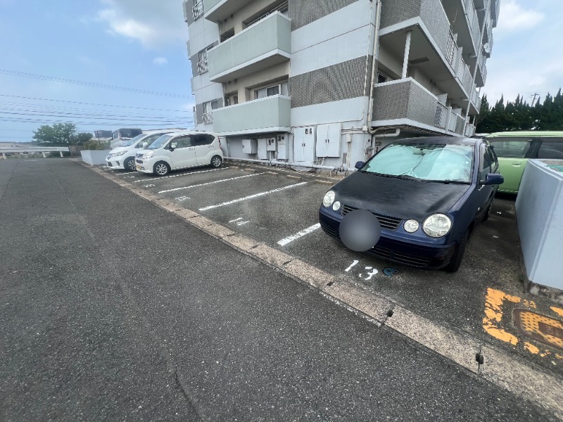 駐車場　駐車場