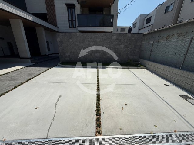 駐車場　ココルトリシア　駐車場