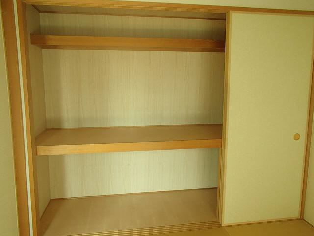 収納　写真は同マンションの別のお部屋のものです