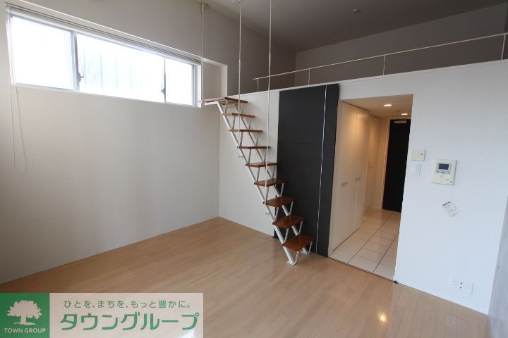 プライムアーバン芝浦LOFTの居間写真