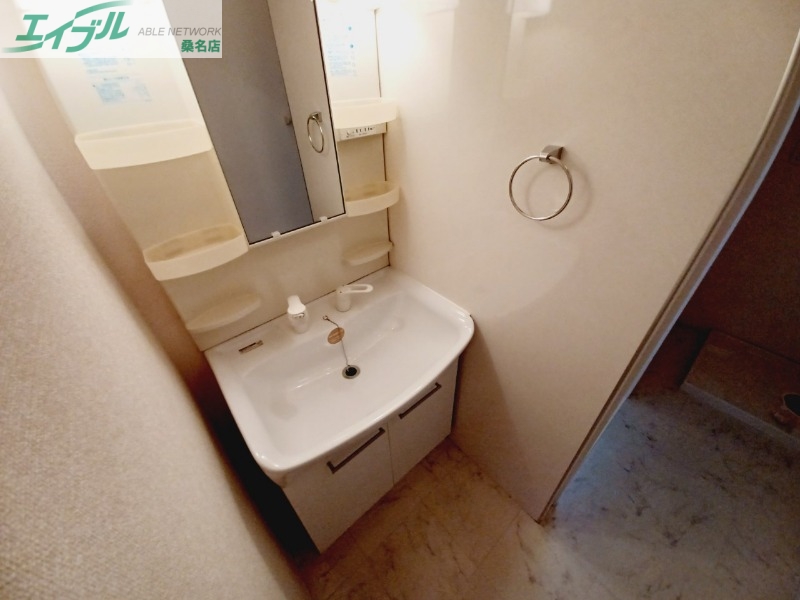 洗面設備　別部屋反転写真