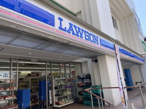 コンビニ　ローソン 蕨駅東口店（コンビニ）まで329m