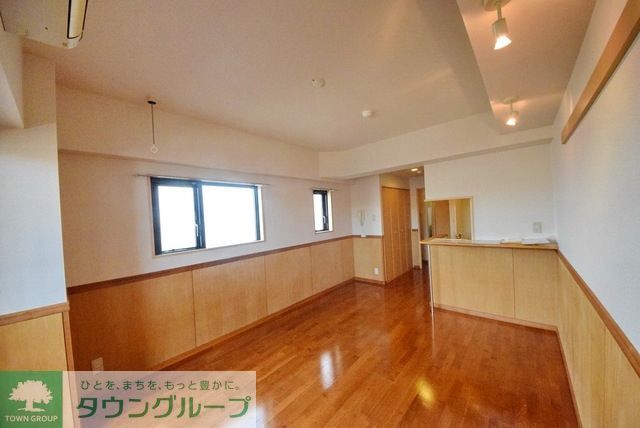 ペリエ市川Iの居間写真