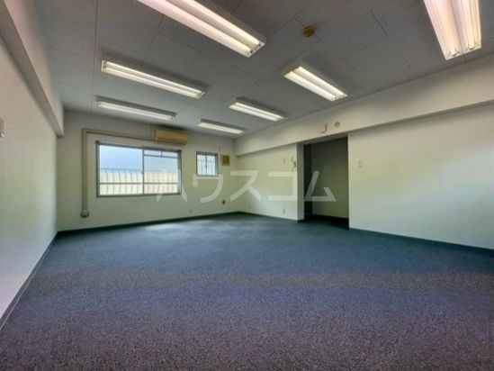 市川マンションの居間写真