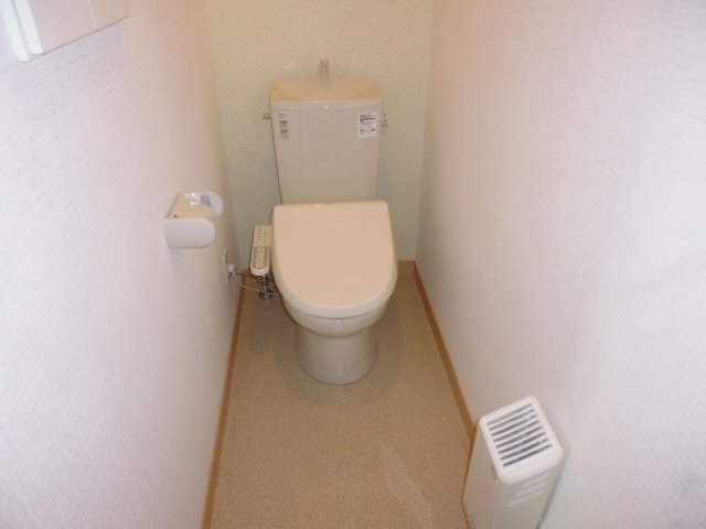 西8南32借家のトイレ写真