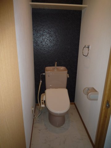 トイレ　コンパクトで使いやすいトイレです※別号室のお写真になります。