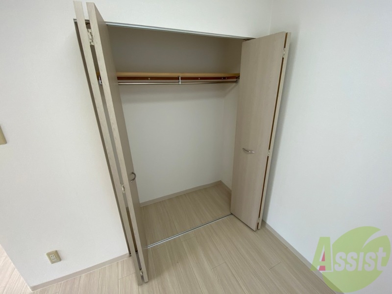 収納　寝室の収納です。部屋がすっきり片付きます。