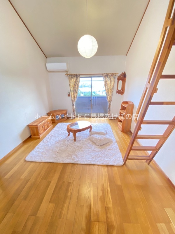 居室・リビング　同型別部屋写真