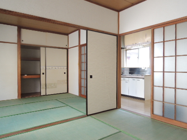 押田荘の居間写真