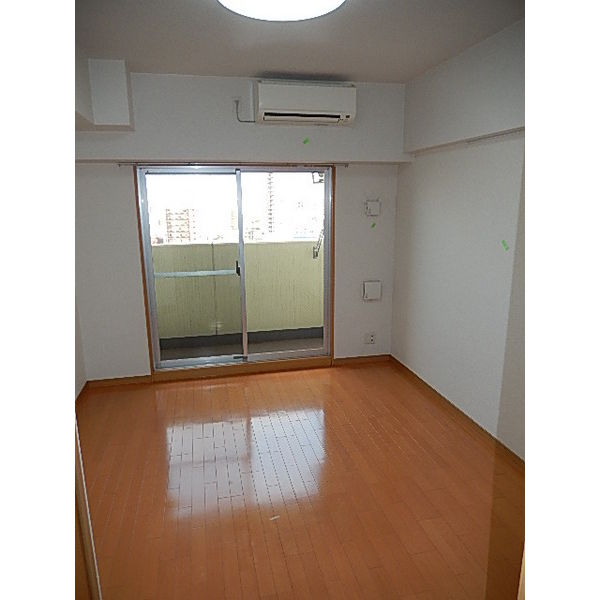 ONE ROOF FLAT TENJINBASHIの居間写真
