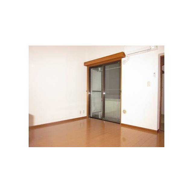 居室・リビング　※別部屋参考写真です