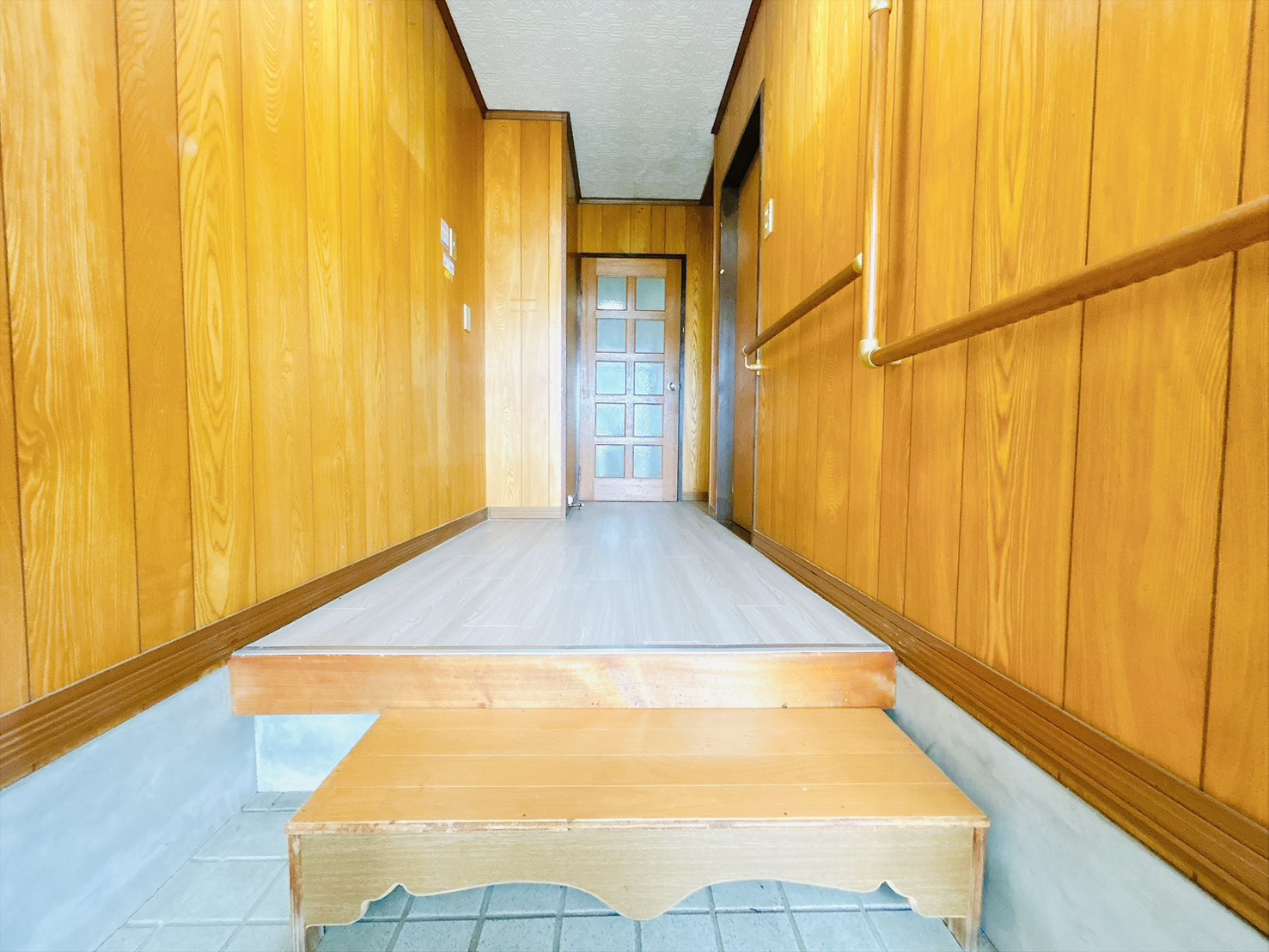 南海本線 淡輪駅 徒歩12分 2階建 築54年の玄関写真