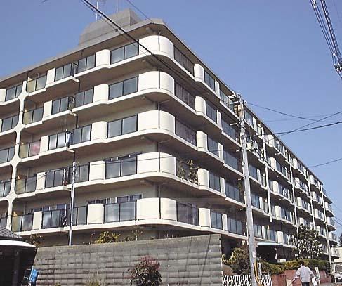 梅小路スカイハイツA棟の外観写真