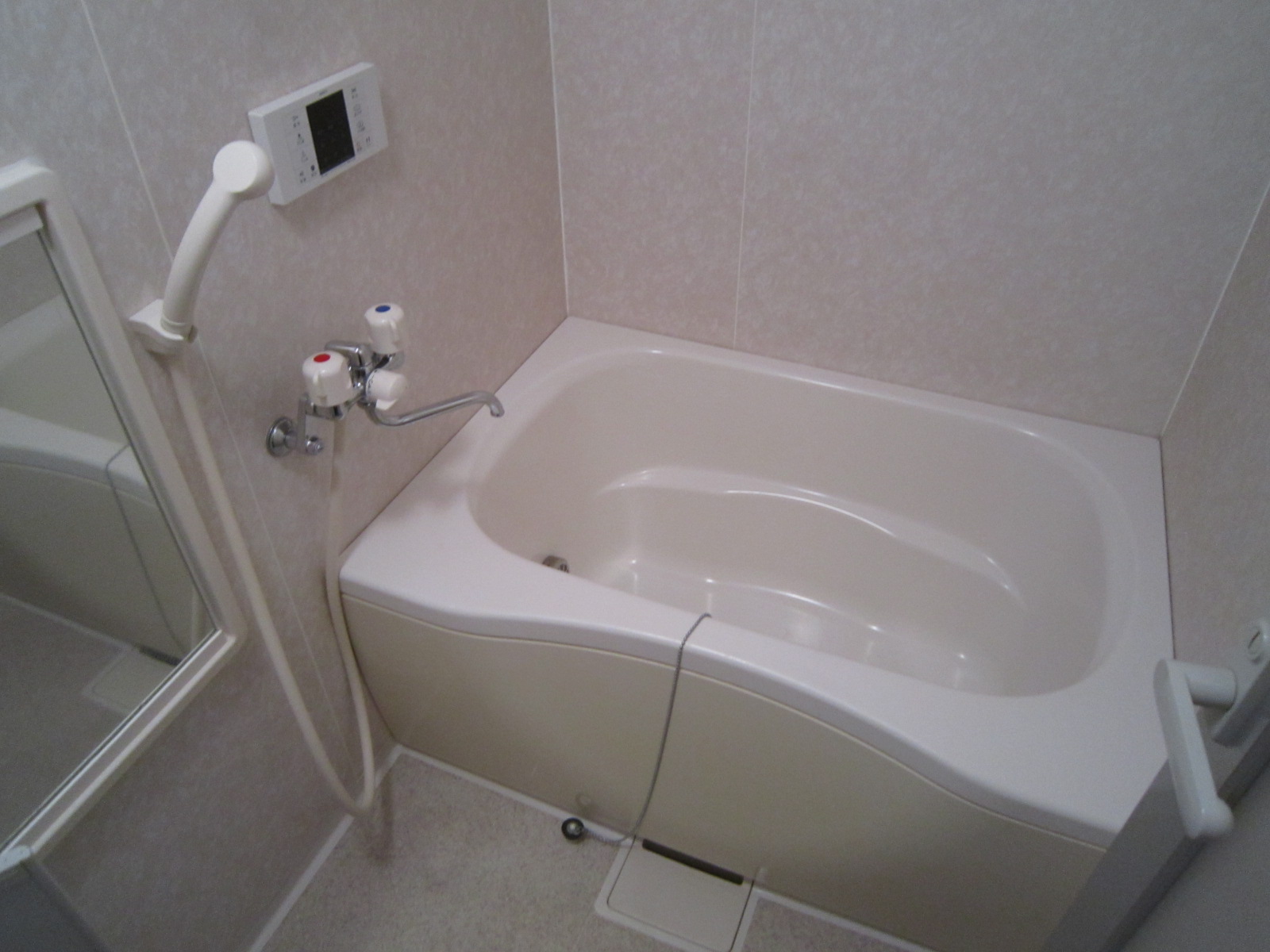 バス・シャワールーム　浴室乾燥・追い焚き機能付き