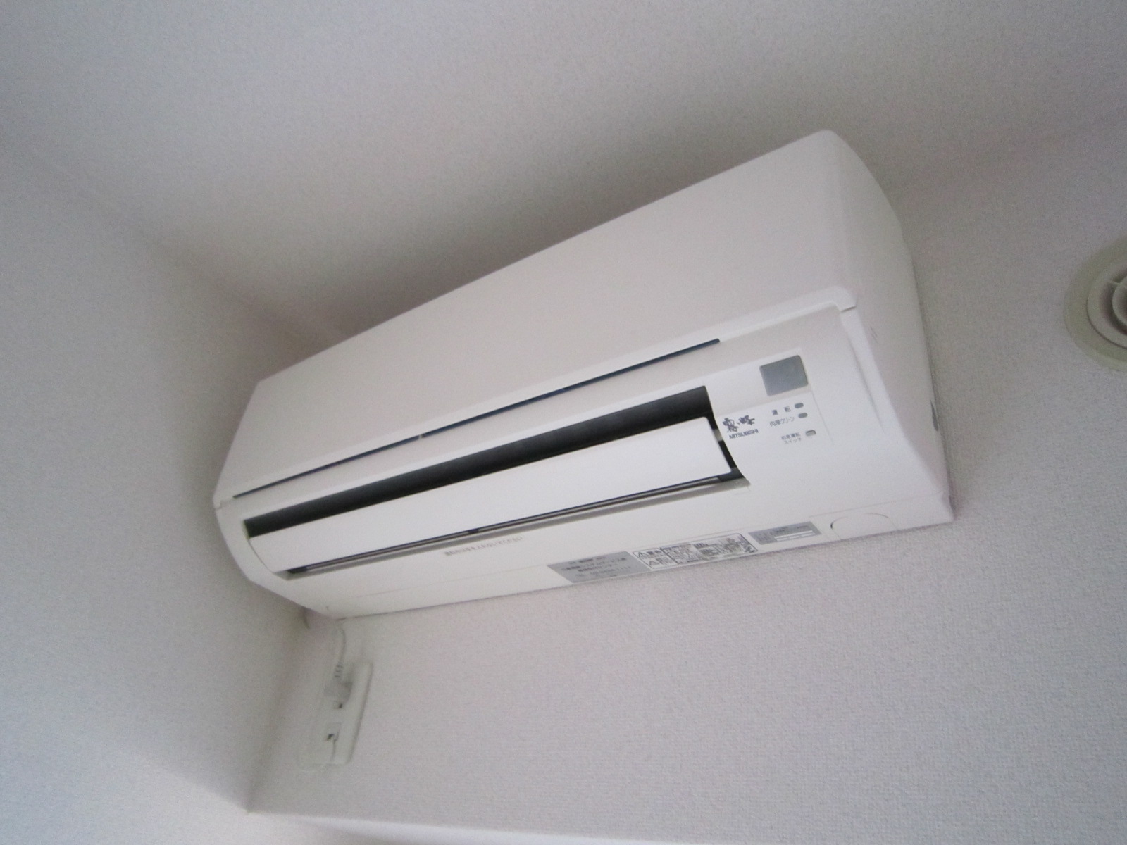 その他設備　洋室エアコン付き