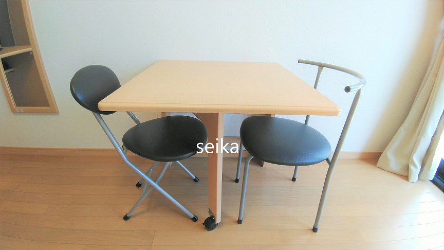 その他　１階はフローリング、２階以上はカーペット