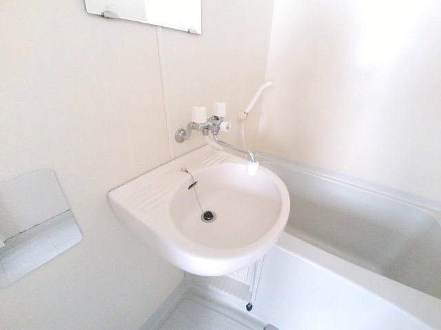 洗面設備　浴室内の洗面