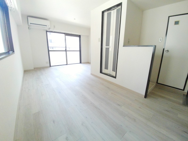 その他部屋・スペース　ゆったりとした１２帖の室内