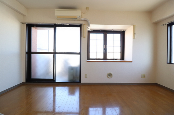 居室・リビング　※別号室の写真です