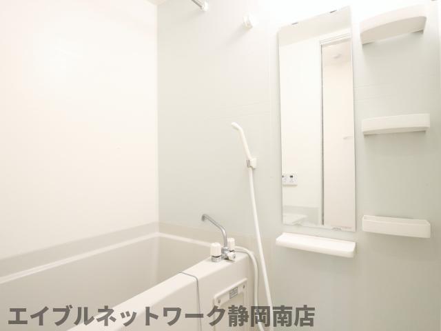 バス・シャワールーム　お風呂です
