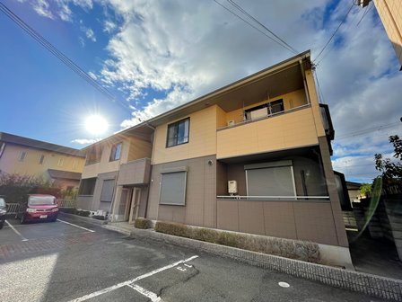 【姫路市飾磨区付城のアパートの建物外観】