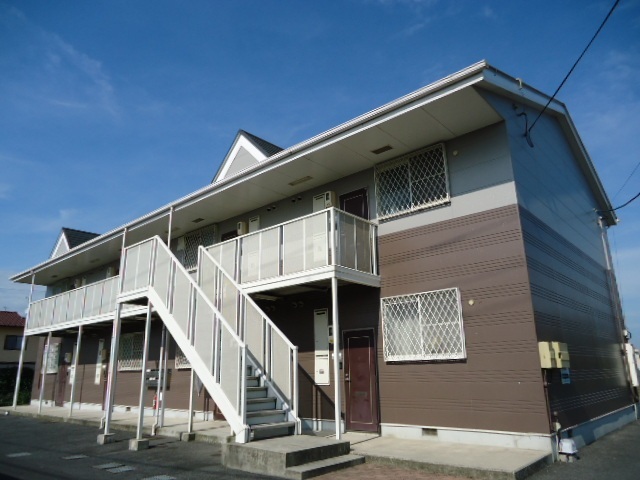 出雲市芦渡町のアパートの建物外観