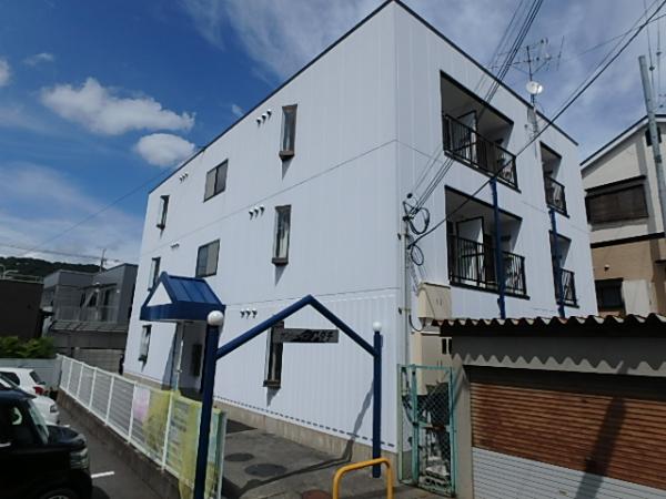 建物外観　★3階建のマンション★
