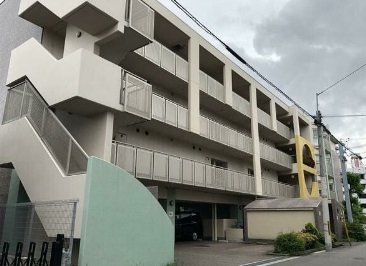 【大阪市平野区加美正覚寺のマンションの建物外観】