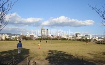 【京都市南区唐橋門脇町のアパートの公園】