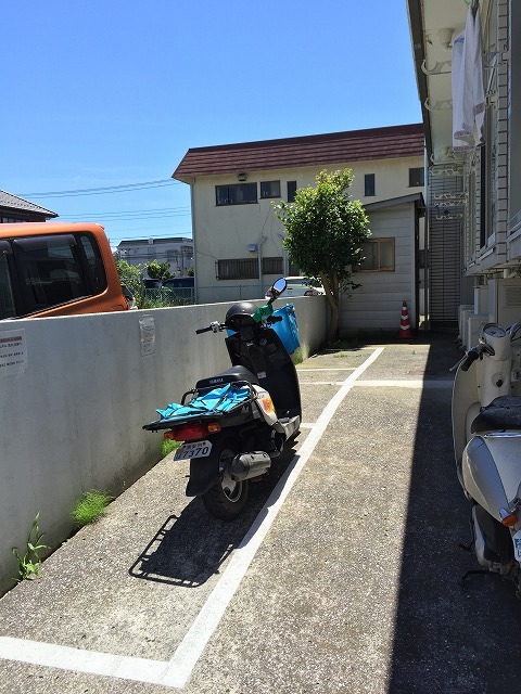 【カーサブランカ浦安の駐車場】