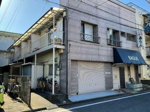 草加市瀬崎のアパートの建物外観