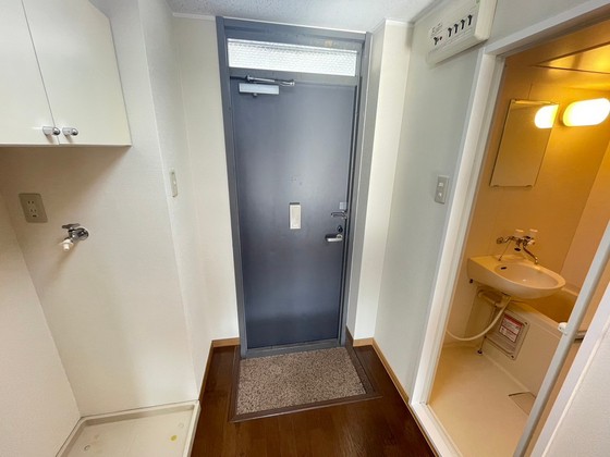 玄関　※別部屋の写真です