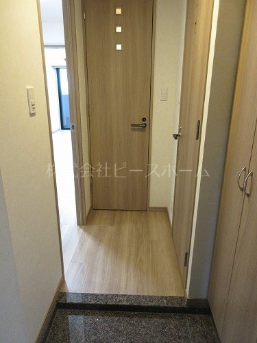 玄関　※別号室参考写真