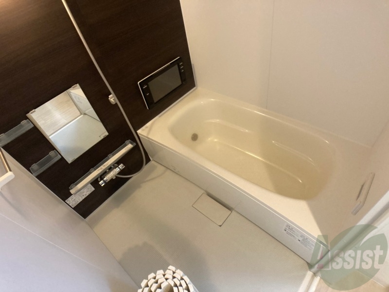 バス・シャワールーム　バスルームはこちらです。広々としてゆったり休めます。