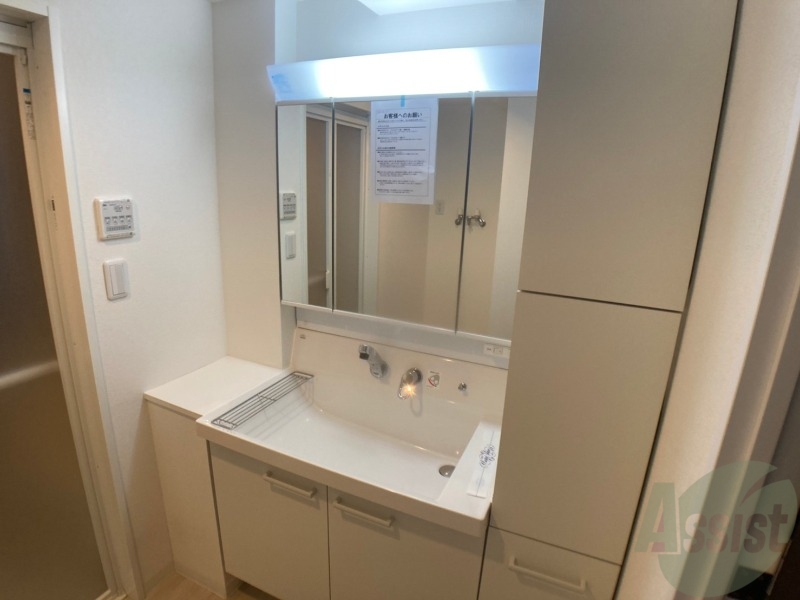 洗面設備　洗面台。身支度にはかかせないですよね～。