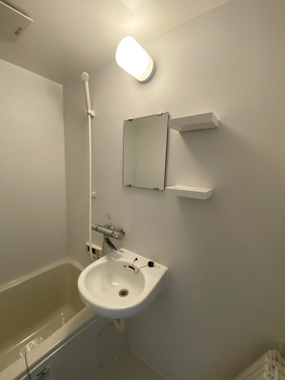洗面設備　ゆったりとスペースのある洗面所