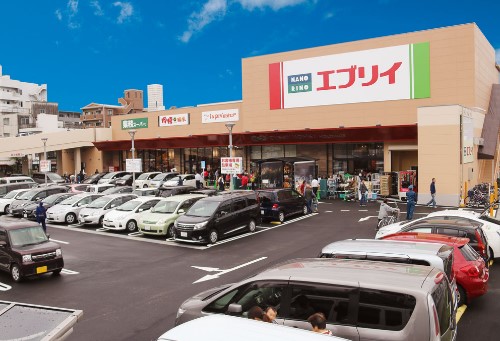 ショッピングセンター　エブリイ楠木モール（ショッピングセンター）まで780m