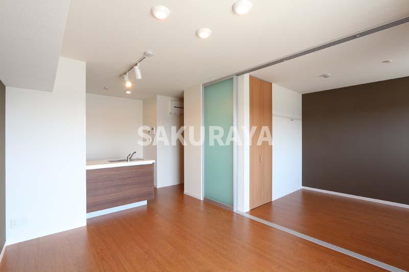 居室・リビング　現況と異なる場合がございます。